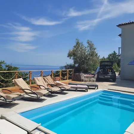 Mit Beheiztem Pool Kroatien Herbst Und Winter Apartment Lovran