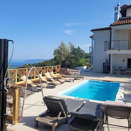 Mit Beheiztem Pool Kroatien Herbst Und Winter * Lovran