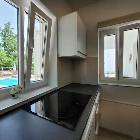 Mit Beheiztem Pool Kroatien Herbst Und Winter Apartment Lovran