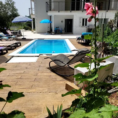 Mit Beheiztem Pool Kroatien Herbst Und Winter Apartment *