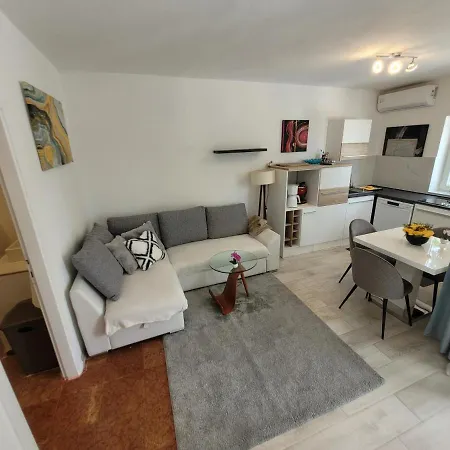Apartment Mit Beheiztem Pool Kroatien Herbst Und Winter *