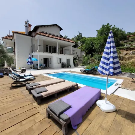 Mit Beheiztem Pool Kroatien Herbst Und Winter *