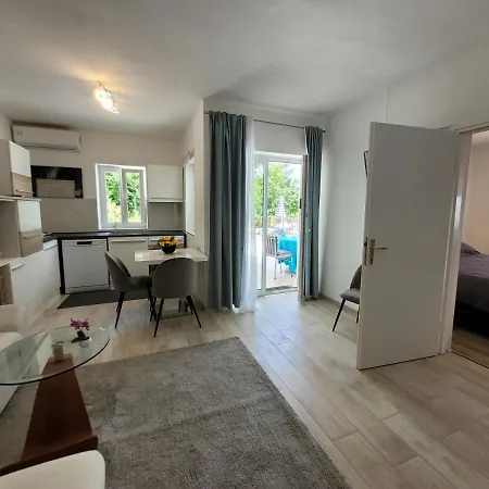 Apartment Mit Beheiztem Pool Kroatien Herbst Und Winter Lovran