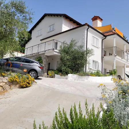 Mit Beheiztem Pool Kroatien Herbst Und Winter Apartment Lovran