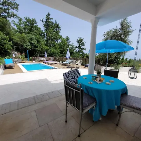 Mit Beheiztem Pool Kroatien Herbst Und Winter